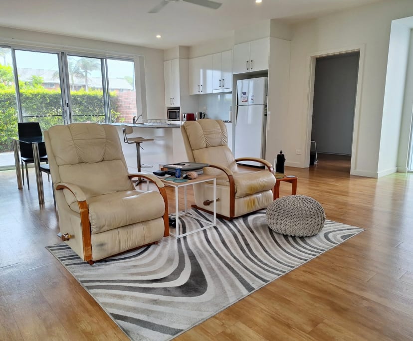 $290, Flatshare, 2 bathrooms, Forster NSW 2428