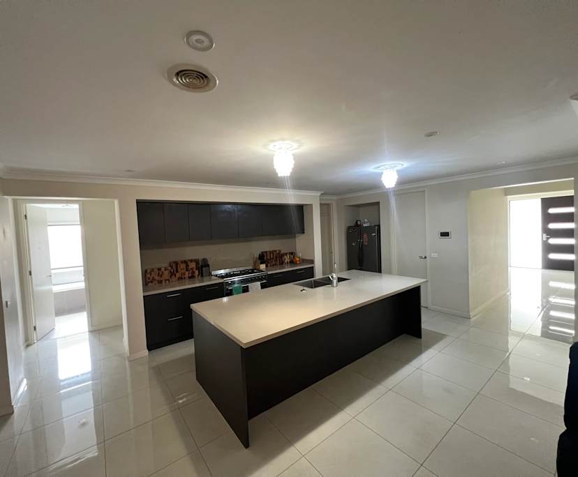 $300, Share-house, 4 bathrooms, Clyde North VIC 3978