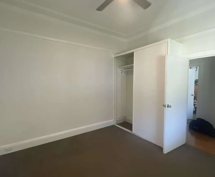 Room in a share house