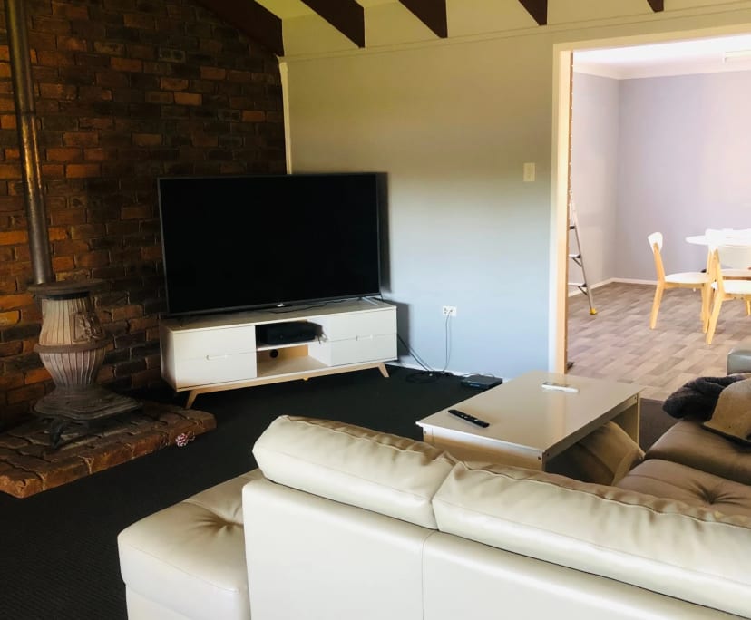 $295, Share-house, 3 bathrooms, Willowbank QLD 4306