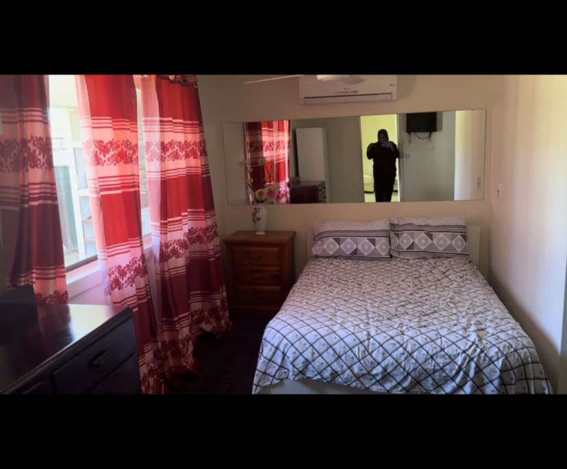 $350, Student-accommodation, 1 bathroom, Minto NSW 2566