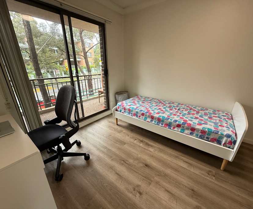 Furnished room in a flatshare
