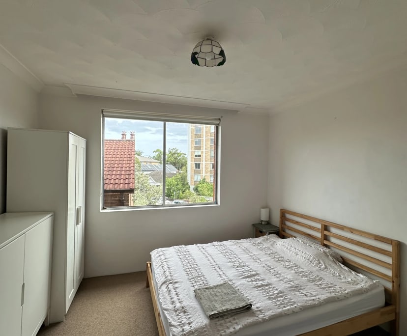 Furnished room in a flatshare