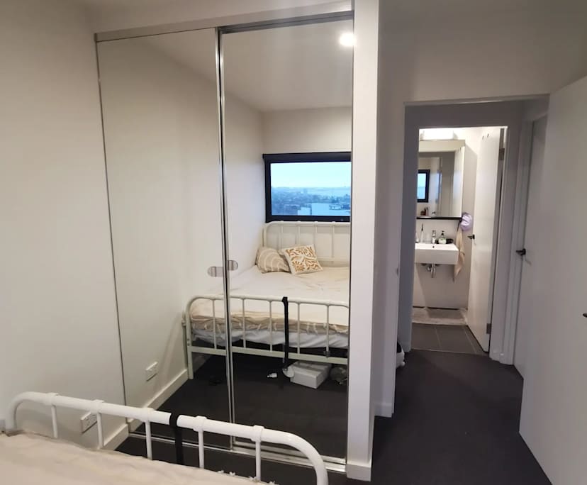 $450, Flatshare, 2 bathrooms, St Kilda VIC 3182