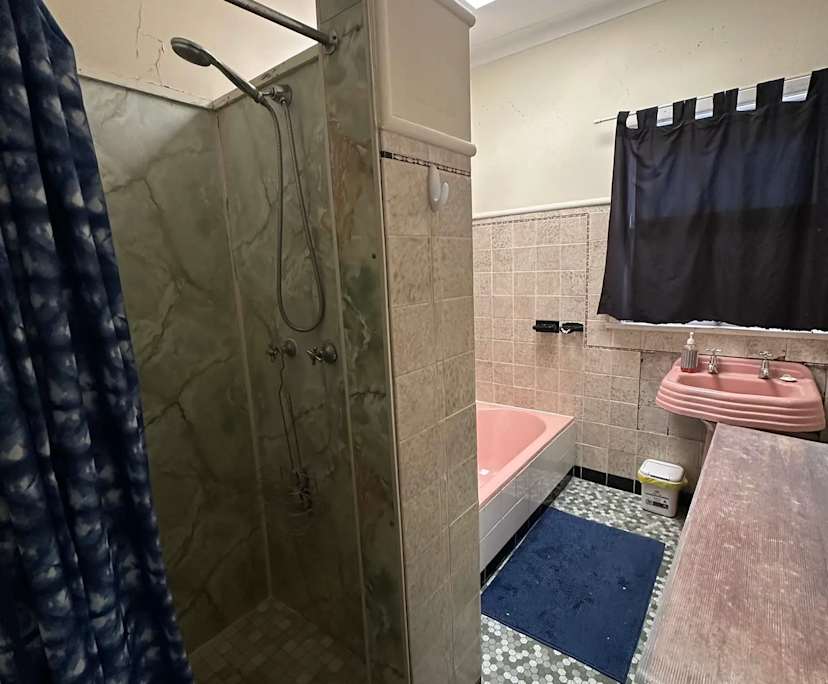 $290, Flatshare, 3 bathrooms, Toowong QLD 4066