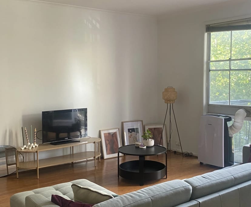 Unfurnished room in a flatshare