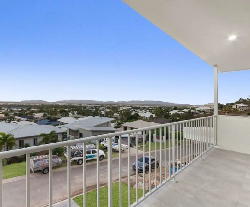 Room for Rent in Mount Louisa, Townsville 150, Un...