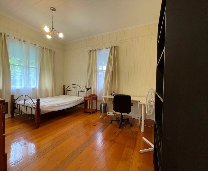 $165, Share-house, 4 bathrooms, Highgate Hill QLD 4101