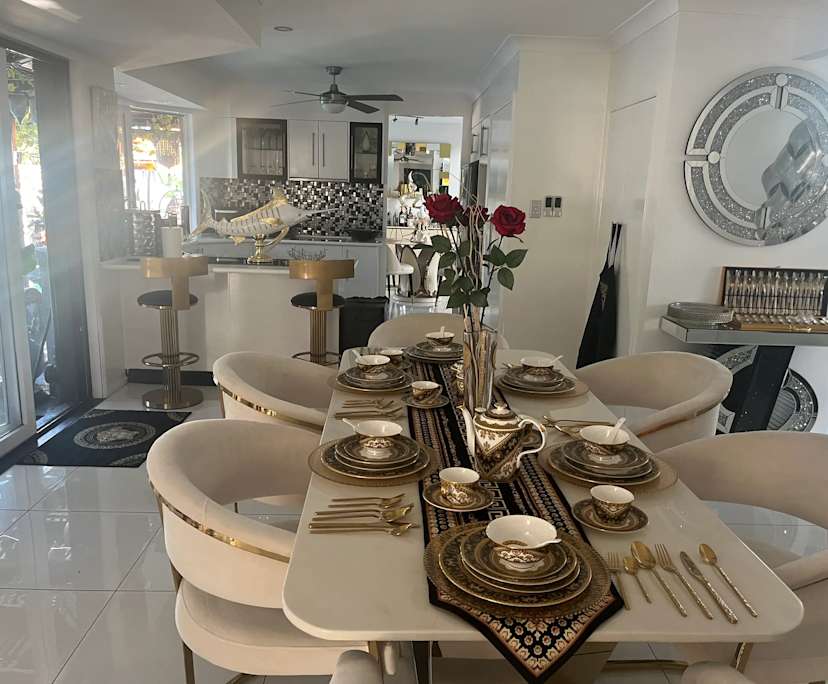 $350, Share-house, 5 bathrooms, Helensvale QLD 4212