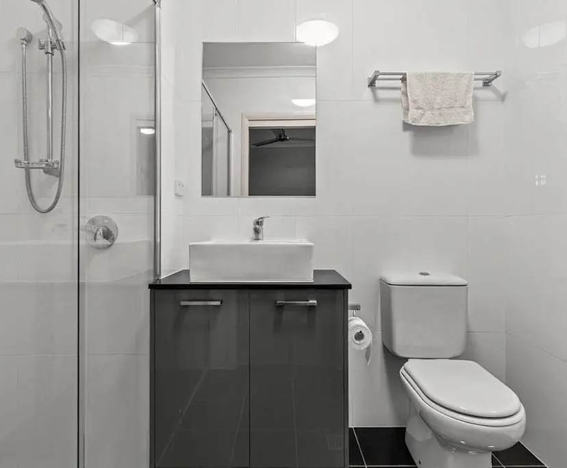 Room with ensuite in a flatshare