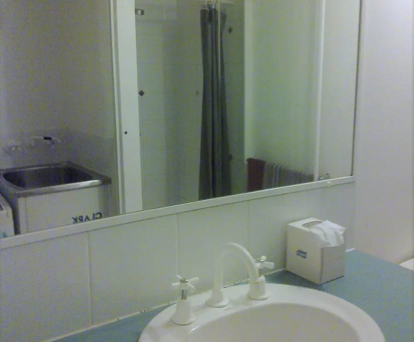 $340, Flatshare, 3 bathrooms, Kangaroo Point QLD 4169