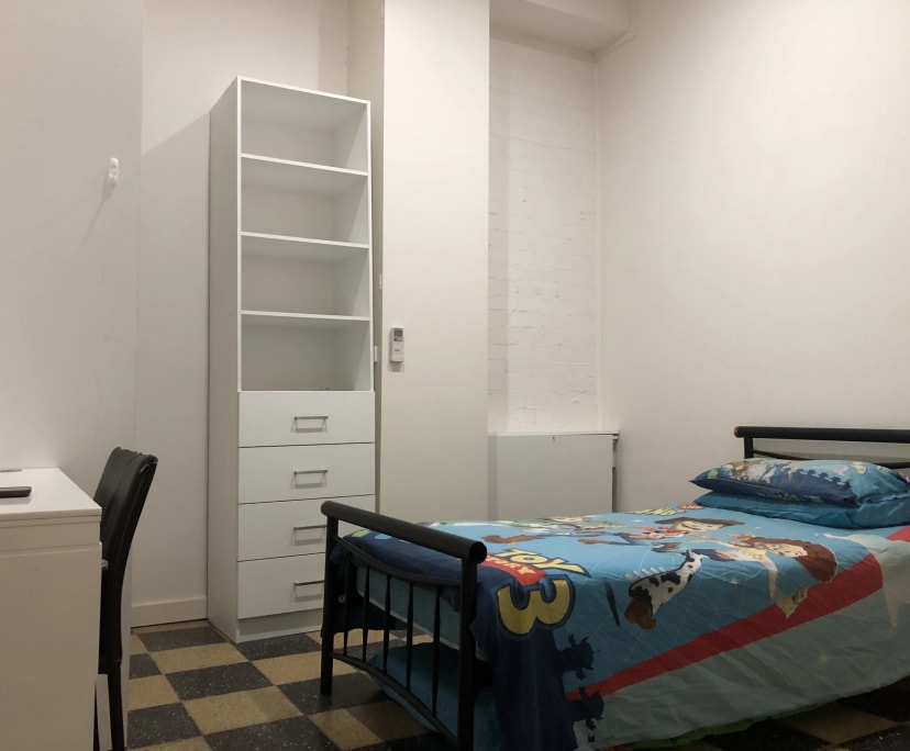 Room in a share house