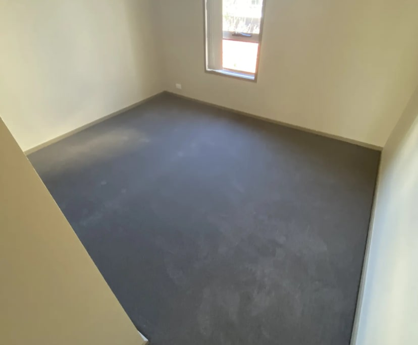 Unfurnished room in a flatshare
