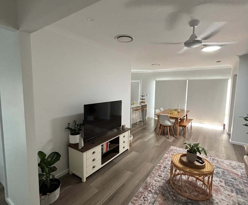 $210, Share-house, 3 bathrooms, Old Bar NSW 2430