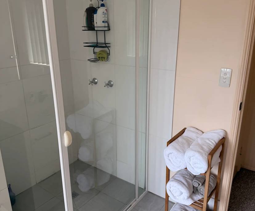 $400, Share-house, 2 bathrooms, Biggera Waters QLD 4216