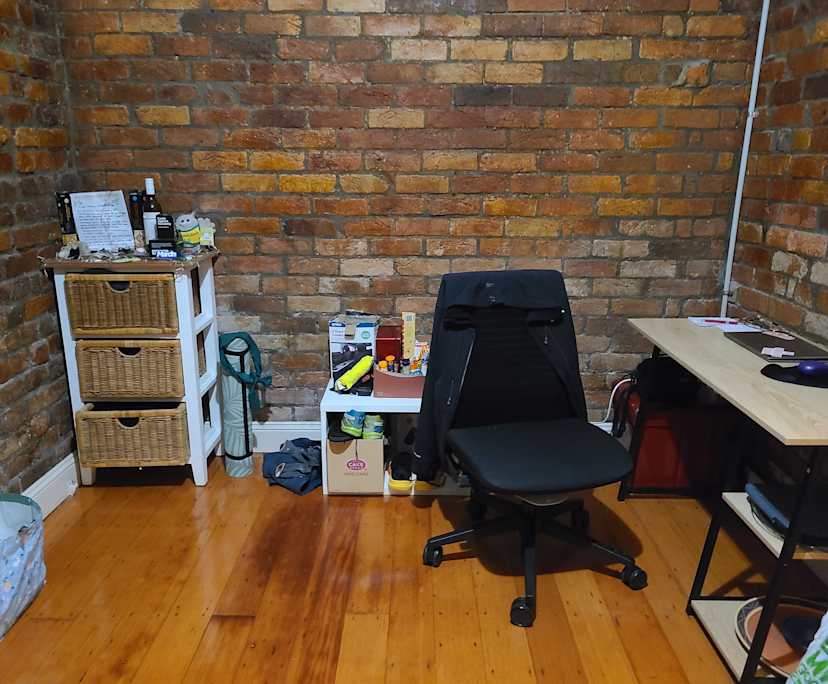 Furnished room in a share house