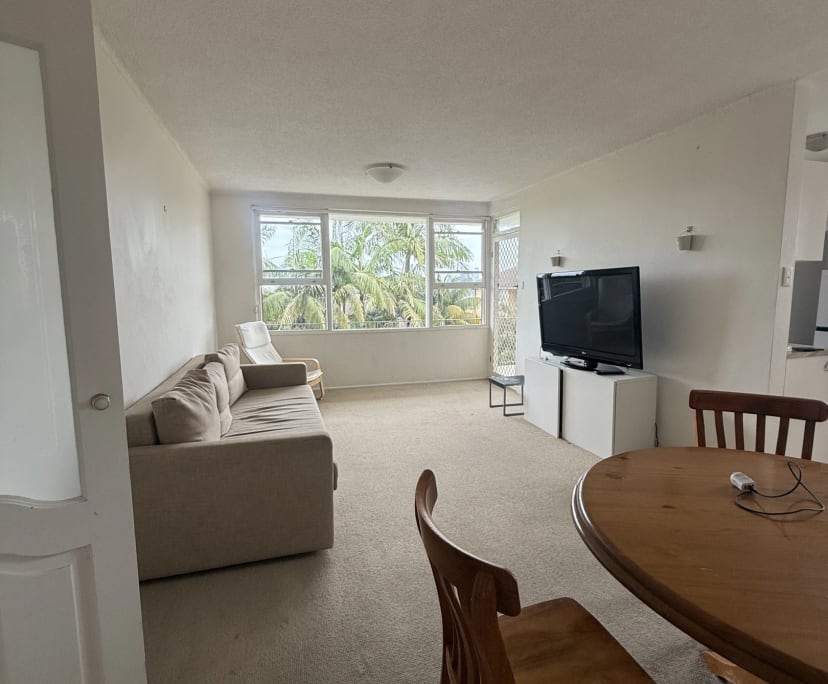 Furnished room in a flatshare