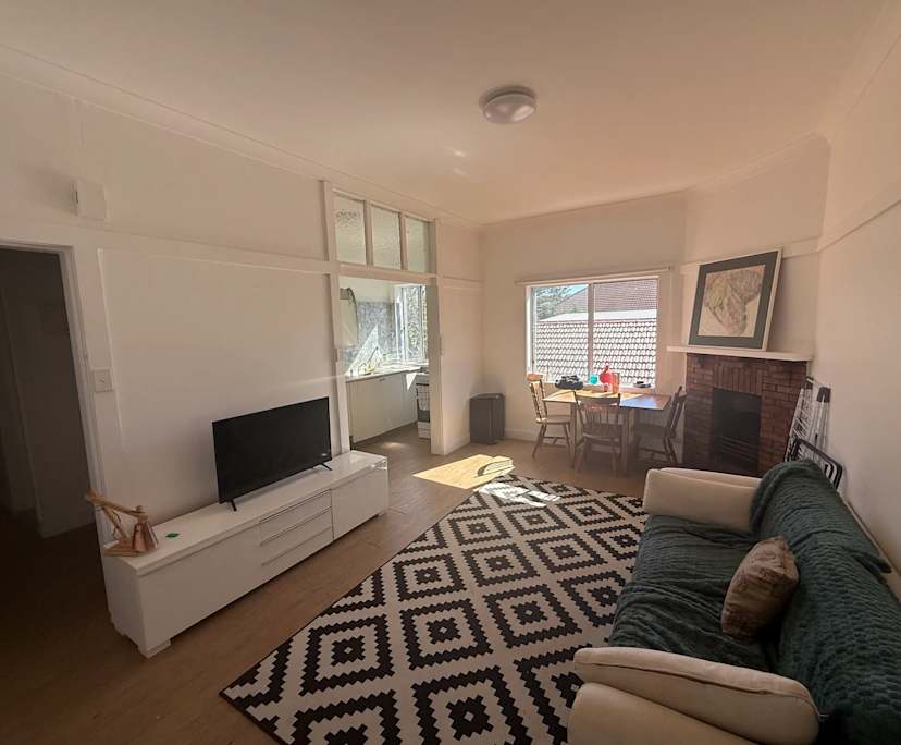 Furnished room in a flatshare