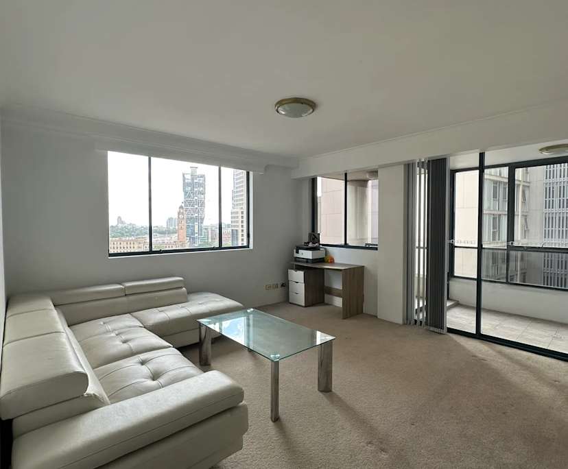 Furnished room with ensuite in a flatshare