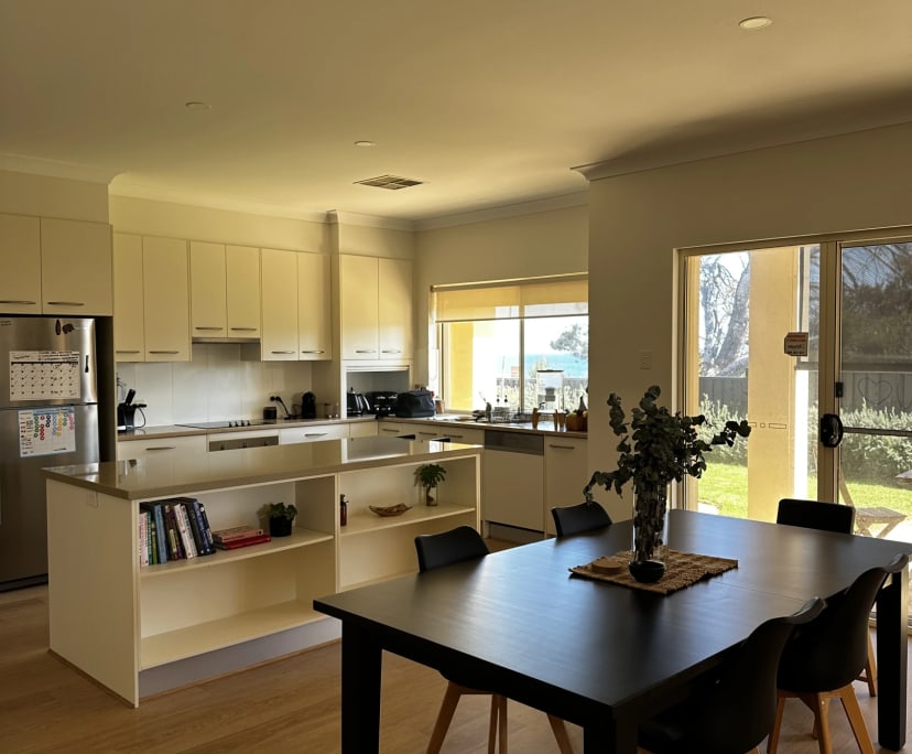 Room for Rent in Seacliff, Adelaide 330, Flexible...