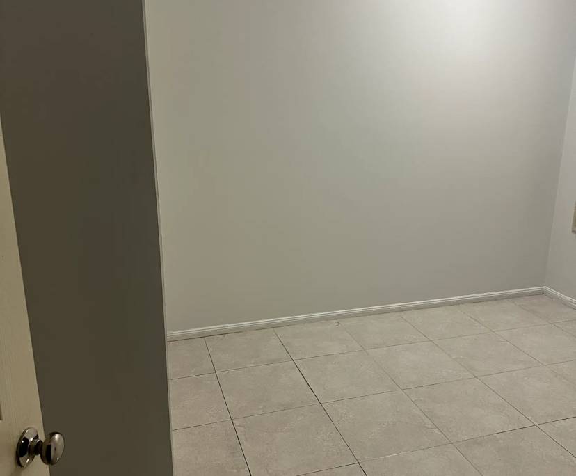 Room in a share house
