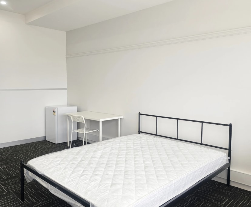Furnished room in a flatshare