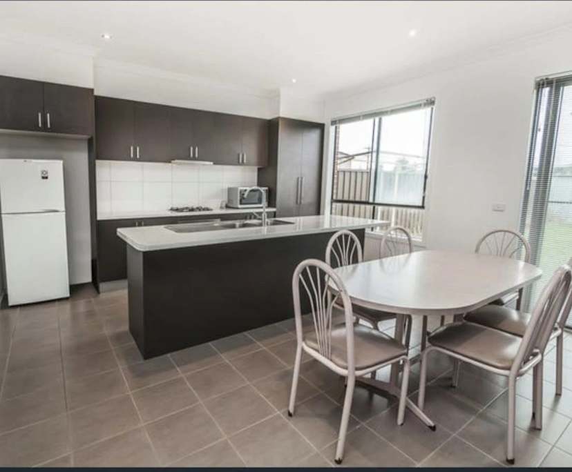 $185, Share-house, 3 bathrooms, Craigieburn VIC 3064