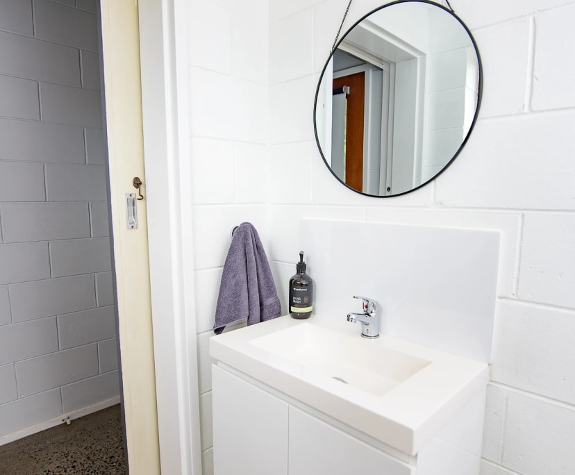 $320, Flatshare, 2 bathrooms, Bayview Heights QLD 4868