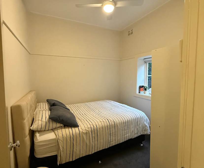 Furnished room in a flatshare