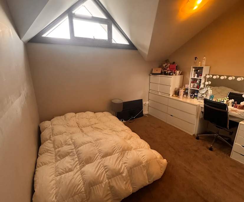 Unfurnished room with own bathroom