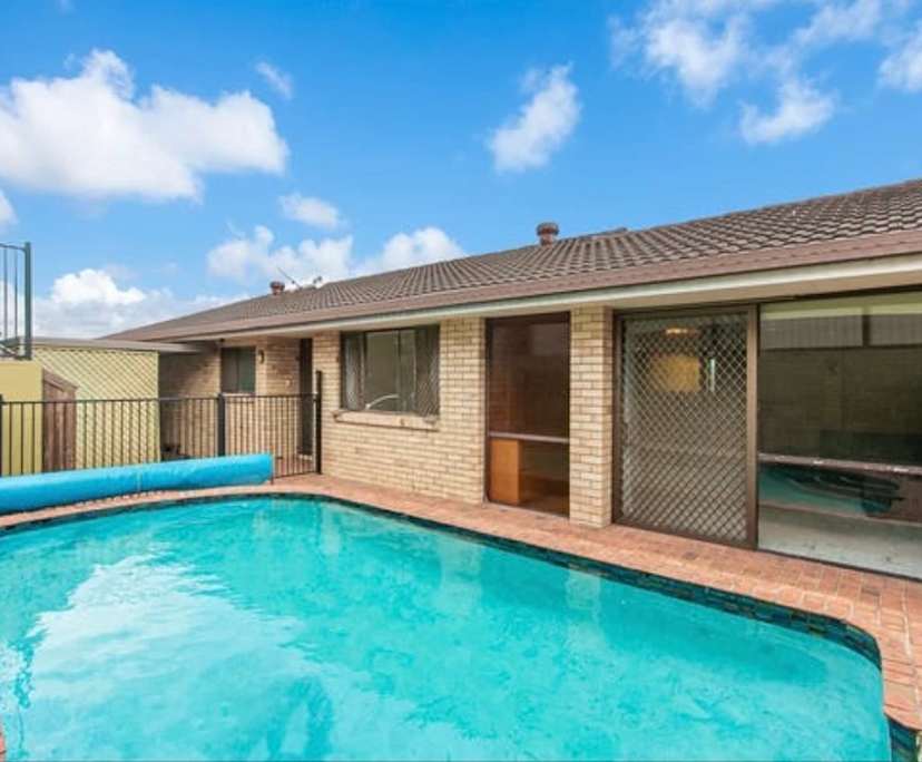 $340, Share-house, 2 bathrooms, Banora Point NSW 2486