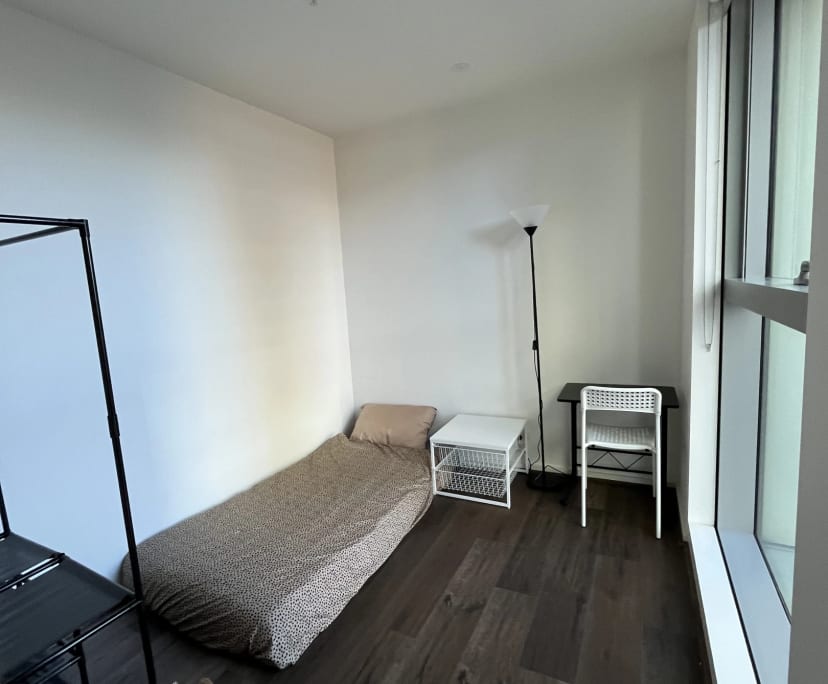 Furnished room in a flatshare