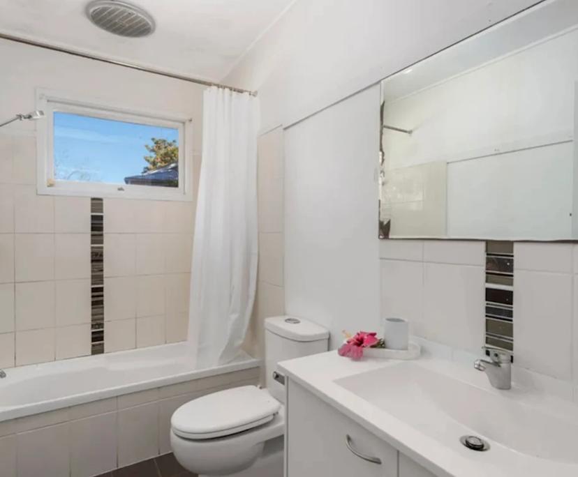 Room in a share house