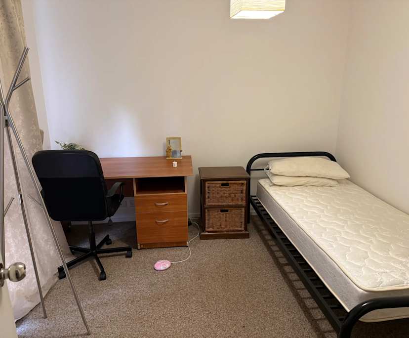 Room in a share house