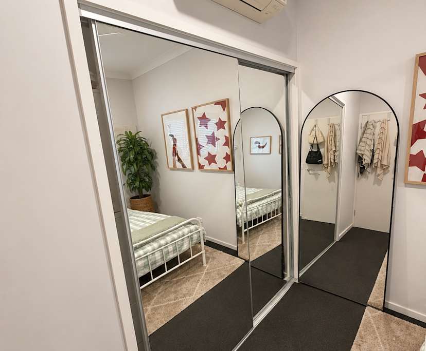 Unfurnished room in a share house