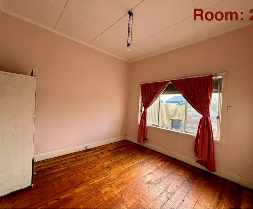 Room in a share house