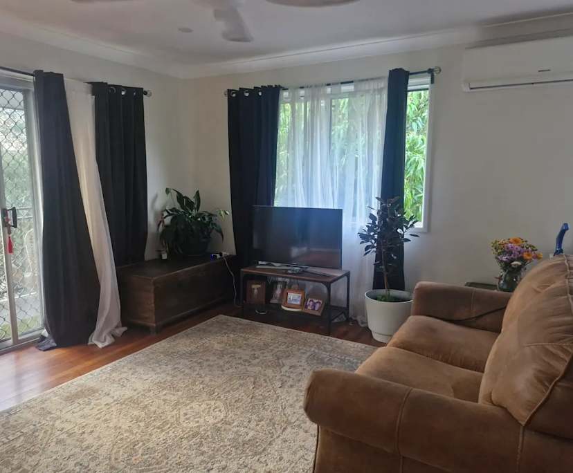 Room in a share house