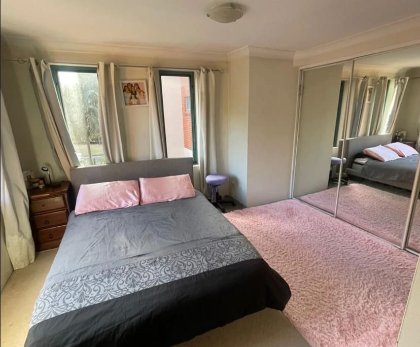 Unfurnished room with ensuite in a flatshare