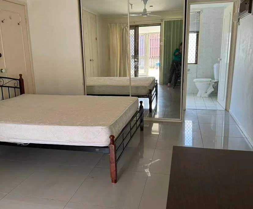 Furnished room with own bathroom