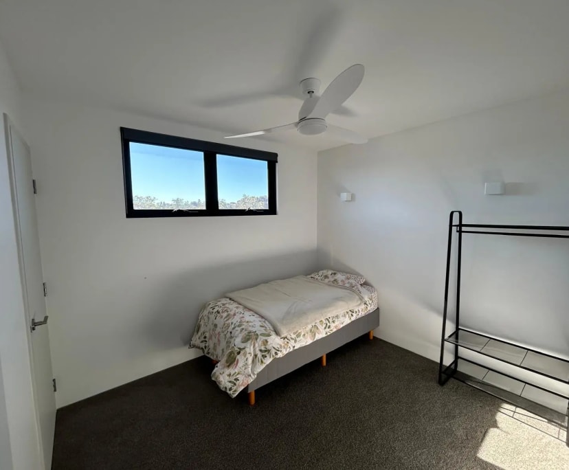 Room for Rent in White Gum Valley, Perth 330, Fur...