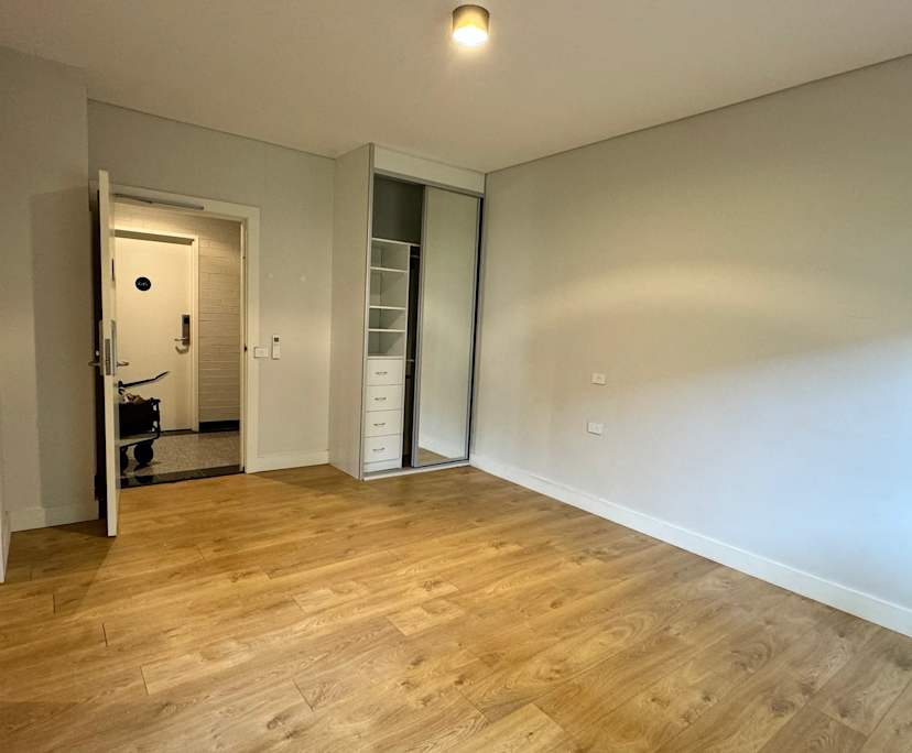 Room studio flat for rent