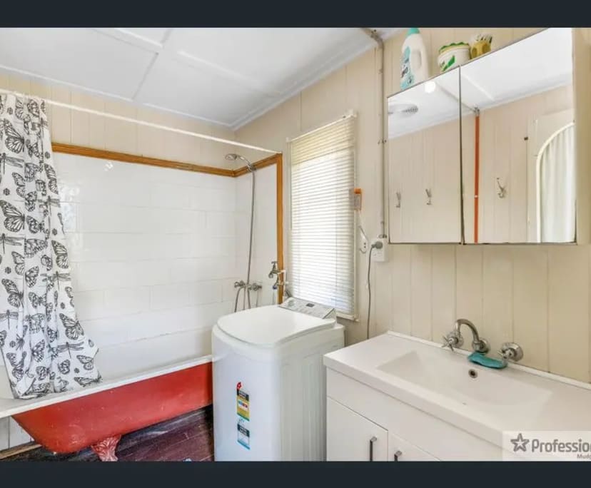 Room for Rent in Dutton Park, Brisbane 280, Furni...