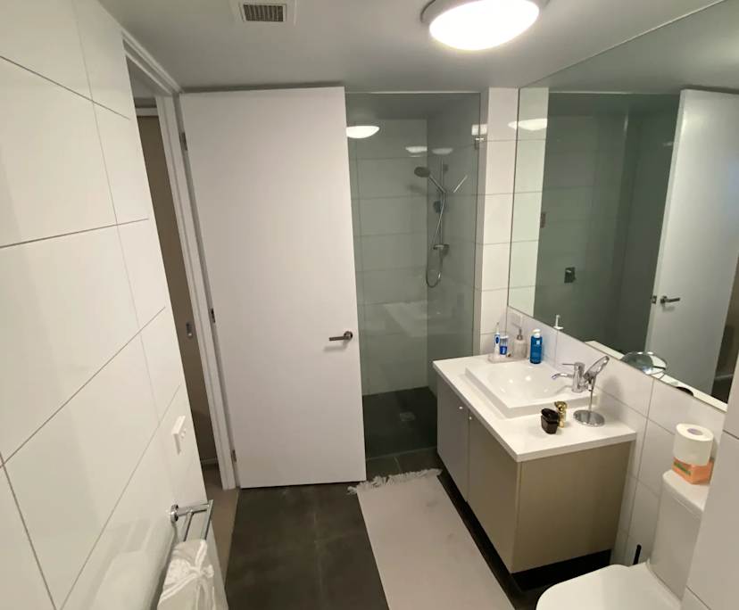 $630, 1-bed, 1 bathroom, Collingwood VIC 3066