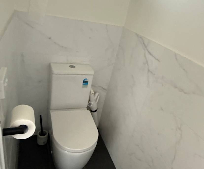 Room in a share house