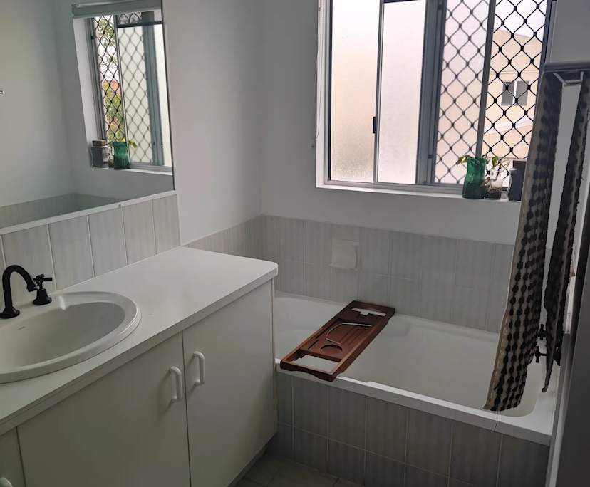 $350, Share-house, 2 bathrooms, Waterford West QLD 4133