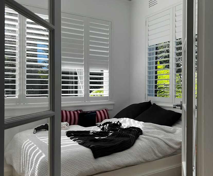 Furnished room in a flatshare