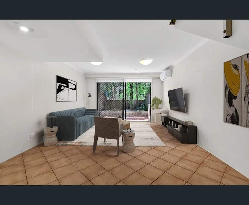 Unfurnished room in a flatshare