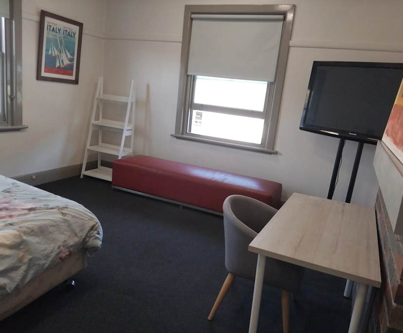 $350, Share-house, 5 bathrooms, Saint Kilda East VIC 3183