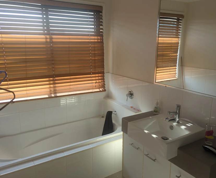 Room in a share house