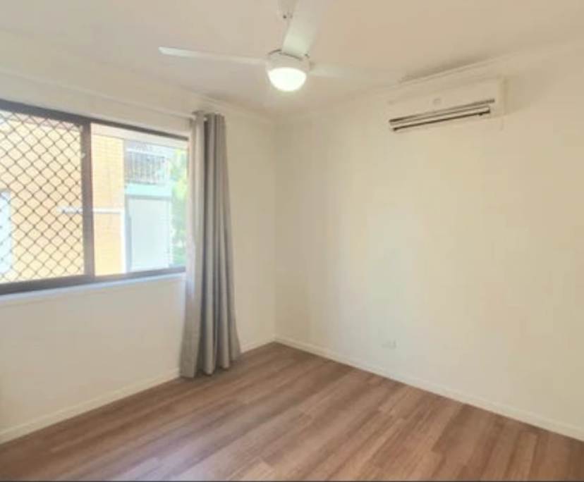 Unfurnished room in a flatshare